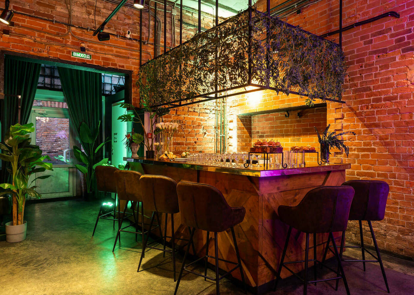 забронировать Loft Place в Санкт-Петербурге