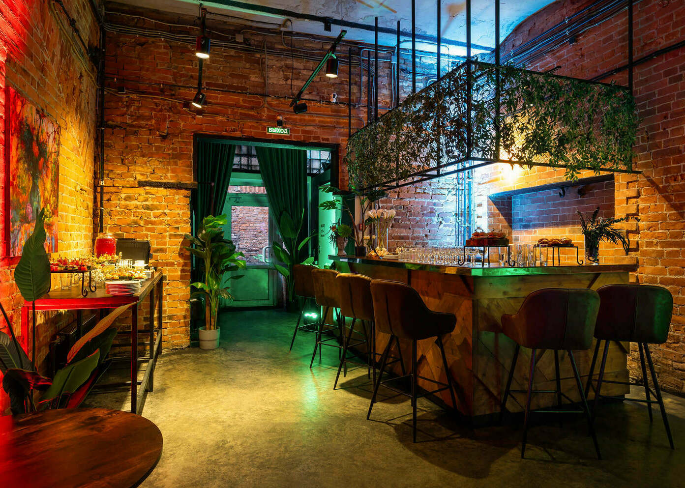 забронировать Loft Place в Санкт-Петербурге